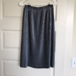 Zara Pleated Skirt Metallic Grey Size S